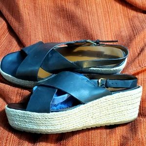 Naturalizer Crossover Sandle